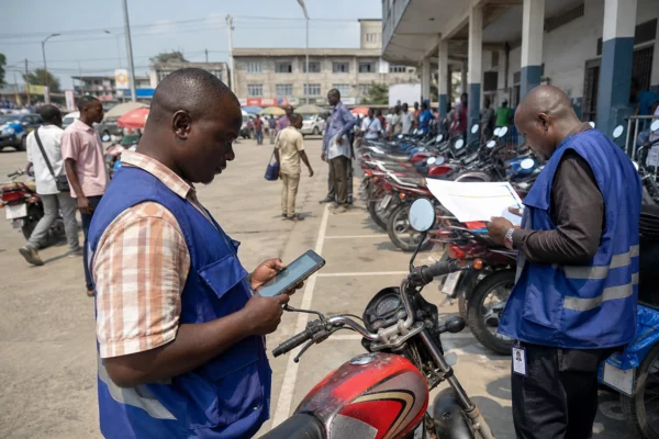 À Kinshasa, le numérique devient un levier pour mieux gérer les recettes, les transports et les services urbains