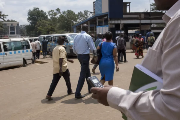 En Ouganda, le témoin clé du procès Besigye fragilise l’accusation avec des preuves secrètes contestées
