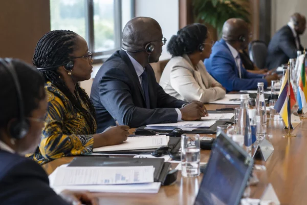 Au Gabon, les nouvelles centrales ne suffiront pas à garantir un courant fiable sans renforcer le réseau électrique