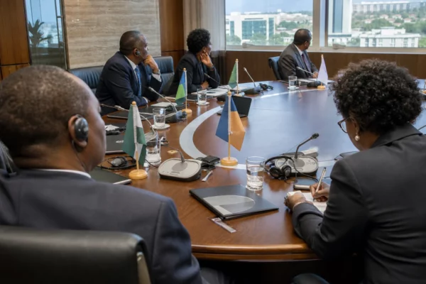 Les marchés financiers africains doivent convertir l’épargne locale en investissements pour financer la croissance du continent