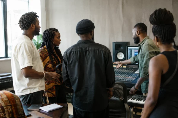 En Côte d’Ivoire, Coast to Coast mise sur la transmission pour faire durer le rap au-delà des hits
